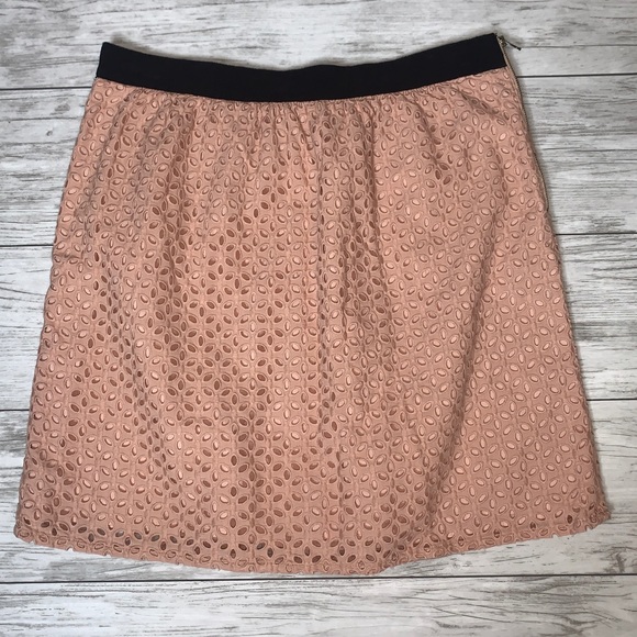 LOFT Dresses & Skirts - LOFT Peach Eyelet Skirt Size 6